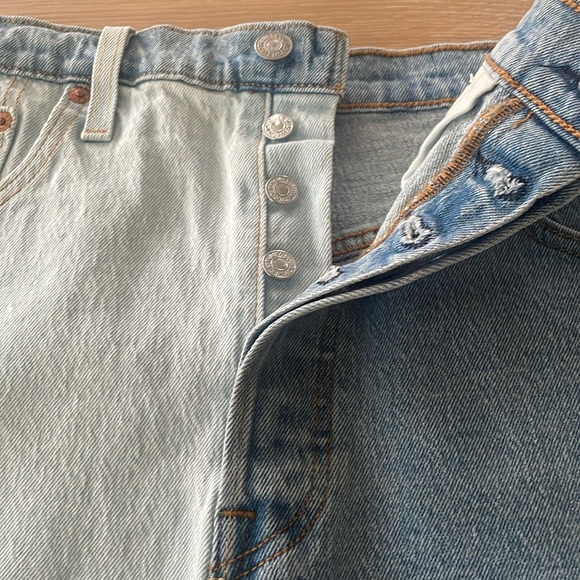 Levi's high rise shirts - Picture 3 of 8